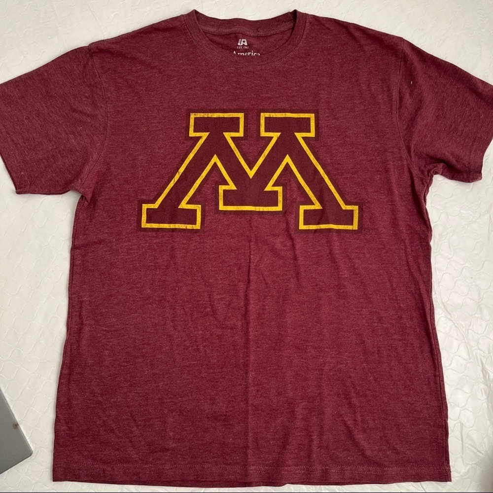 J America Minnesota Golden Gophers burgundy and gold vintage t-shirt L